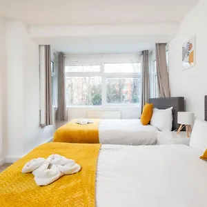 Guest house Stylish 2 Bedroom In Free Parking Near And Train Station, Brighton